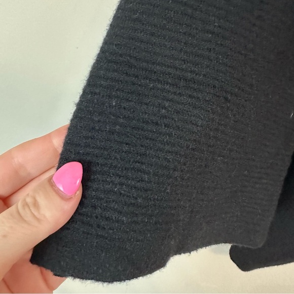 Tahari | Black Ribbed Knit Elastic Waist A-Line Sweater Skirt Size Medium - Picture 3 of 5